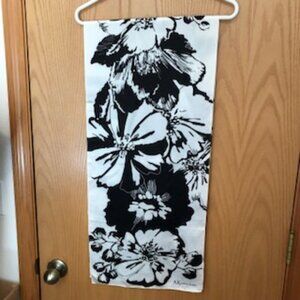 3/$15 Vintage Designer Anne Klein Black White Floral Oblong Scarf